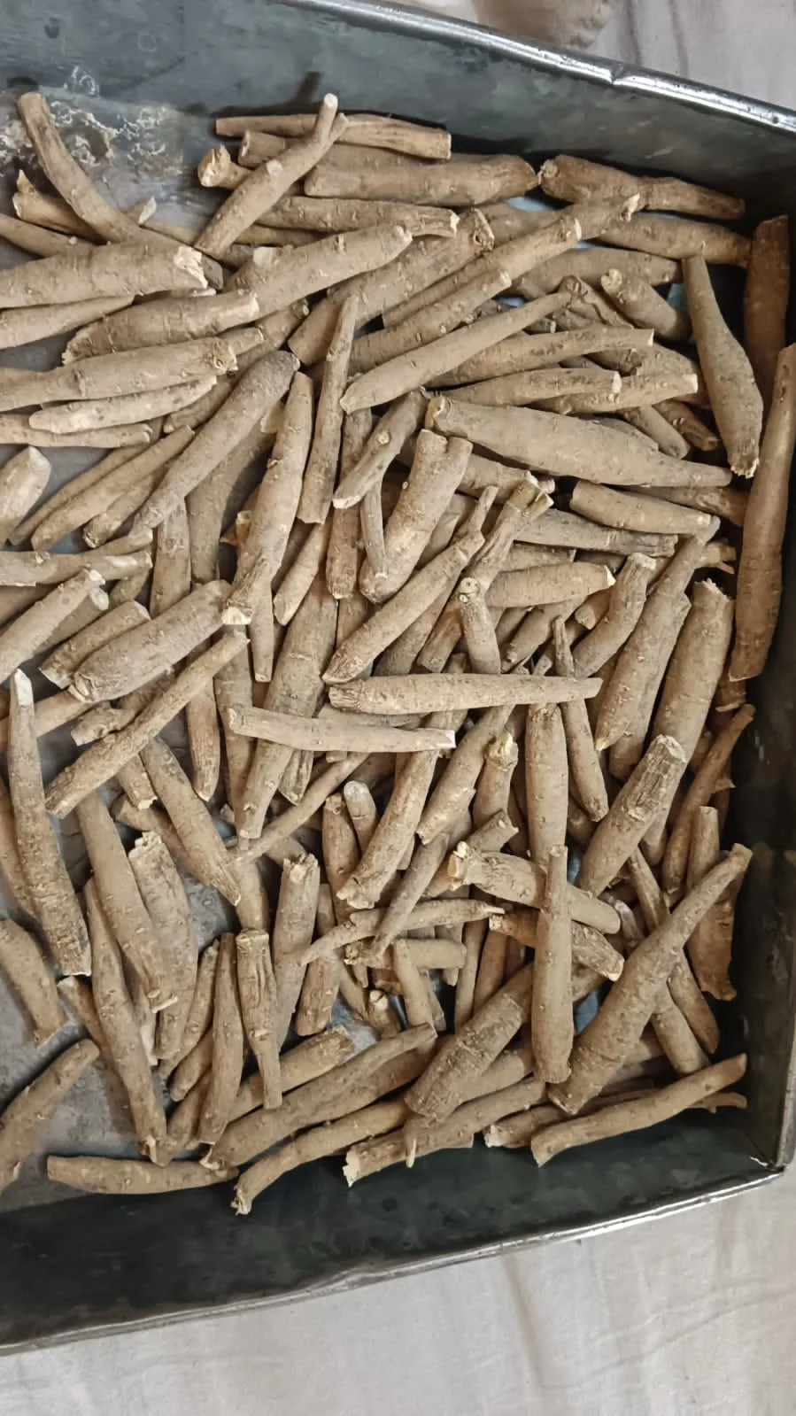 Ashwagandha whole root (dried) — RPM Global Exports